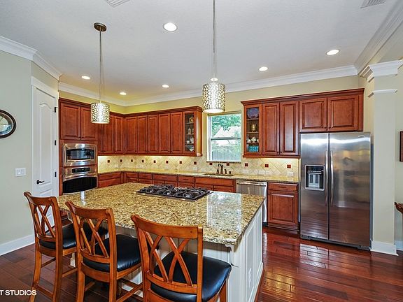 3rd image of 1580 Palm Ave
