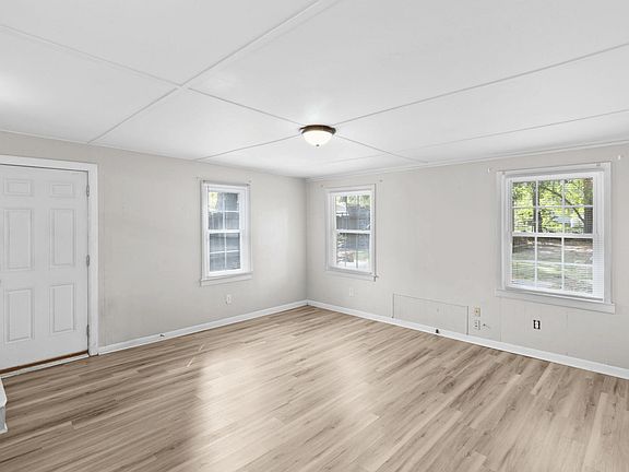 4th image of 4917 Ashton Rd