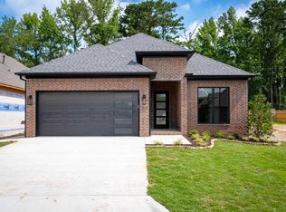 104 Woodlands Park Dr, Little Rock, AR 72211