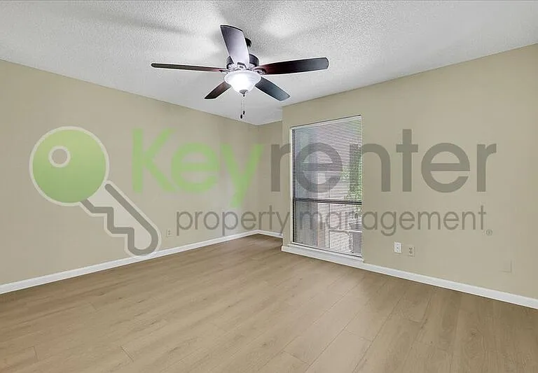 600 Del Verde Cir #2 — Photo 21