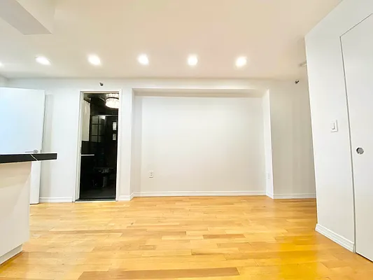 Rented by Oxford Property Group | media 19