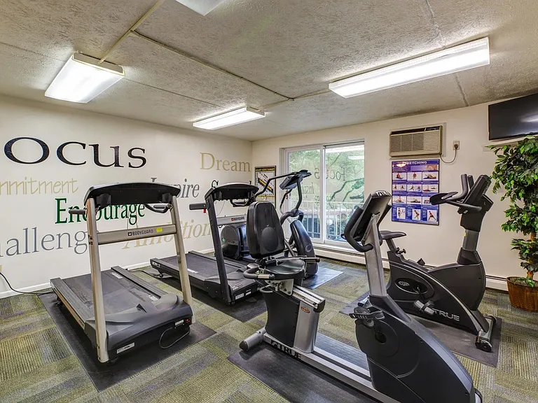 20201 Lorain Rd — Photo 16