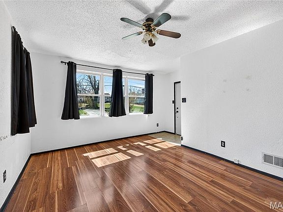 4th image of 327 W Felton Ave