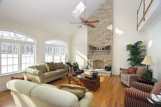 2nd image of 1381 Minard Ln
