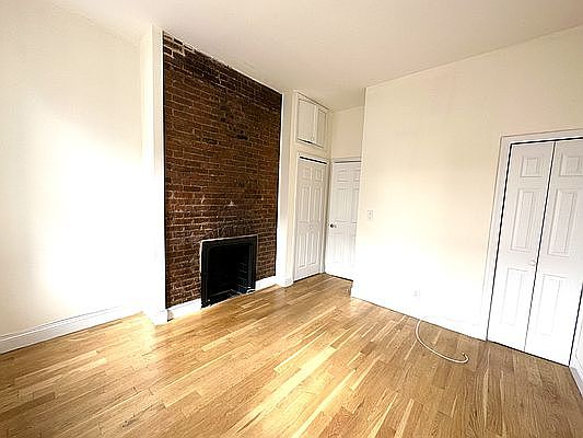 5th image of 14 Avenue A APT 14