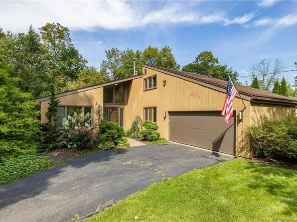 340 Tunxis Road, West Hartford, CT 06107