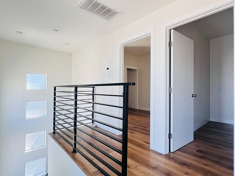 250 S Burlington Ave #250 — Photo 31