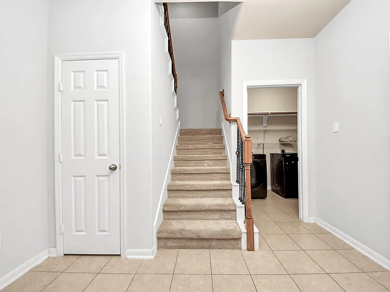 1251 Glenwood Canyon Ln — Photo 15