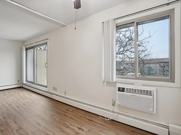 Eastside 1276 — Photo 24