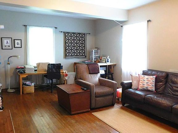 5th image of 242 Prospect St