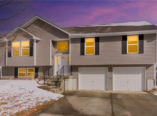 715 Hallbrooke Dr, Warrensburg, MO 64093