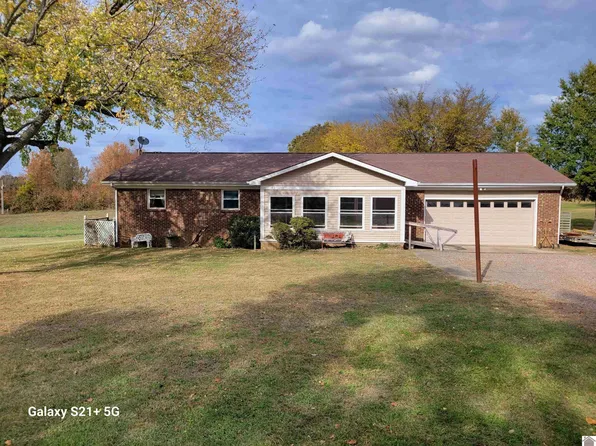 105 Al York Rd, Benton, KY 42025