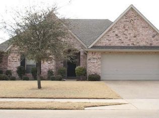 135 Country Lakes Dr, Argyle, TX 76226