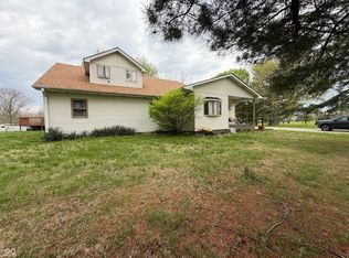 686 E Wood Ave, Clinton, IN