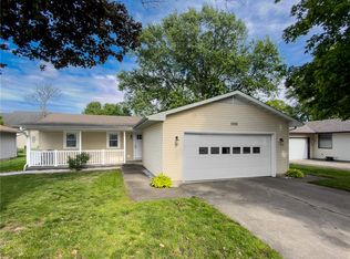 1006 N Taylor St, Effingham, IL 62401