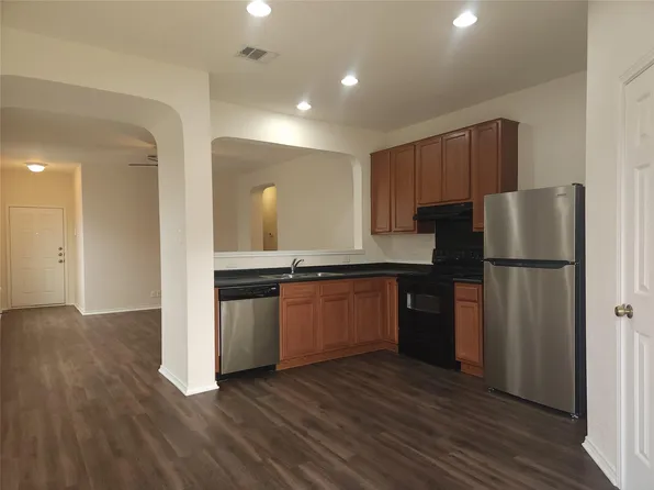 205 Beech Dr, Kyle, TX 78640