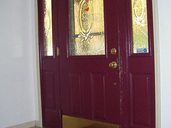 5th image of 124 Akron St