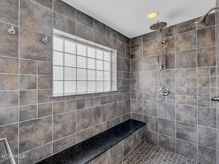 609 15th Ave — Photo 38