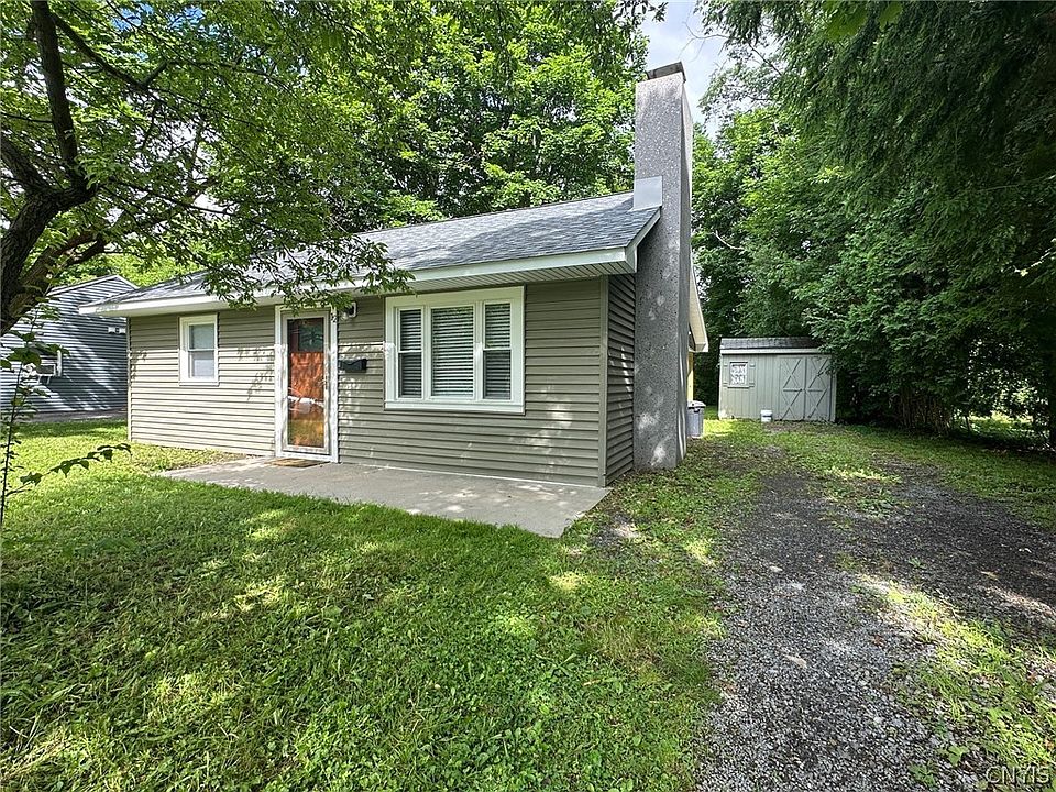 1st image of 12 Oakdale Ave S