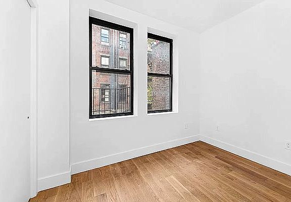 3rd image of 16 Saint Marks Pl APT 2B