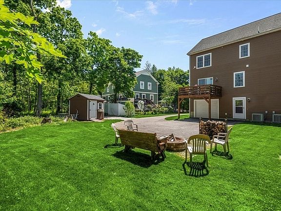 2nd image of 6 Lincoln Ave #6