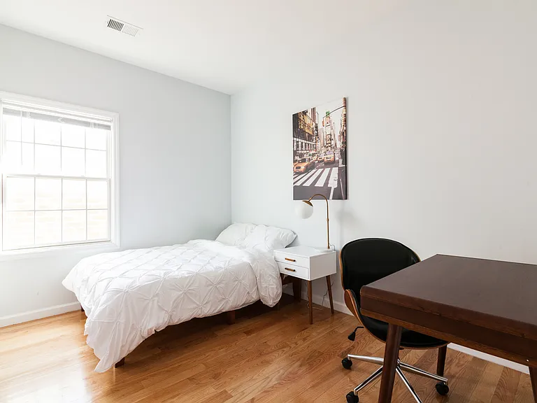 136 Grace St #2 — Photo 17
