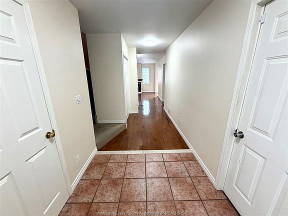 3rd image of 1484 Border Cres
