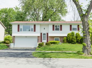 94 Golfview Ter, Buffalo Grove, IL 60089