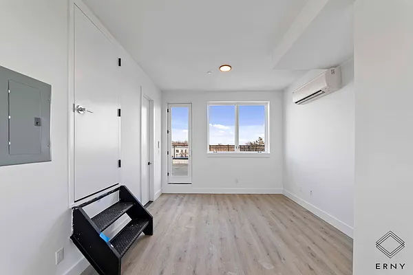 Rented by ERNY LLC | media 8
