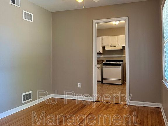 4th image of 3698 Philsdale Ave