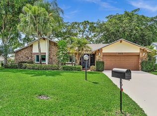5572 Sugar Mill Ct, Delray Beach, FL 33484