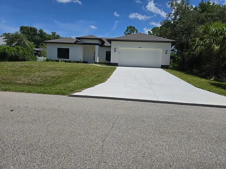 4240 Las Almanos Ave — Photo 1