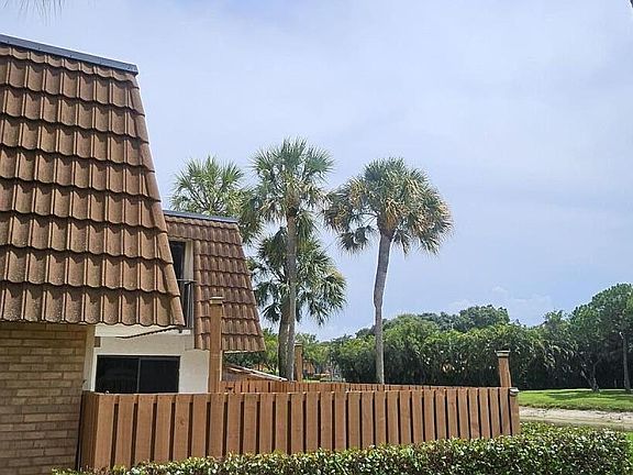 5th image of 141 Heritage Way SE
