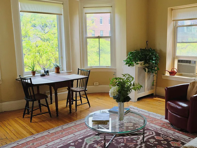 330 Dartmouth St #4S — Photo 2