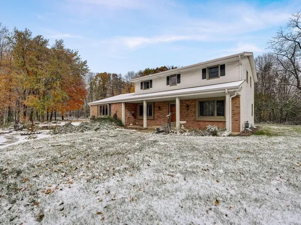 1370 Scenic DRIVE, Hubertus, WI 53033