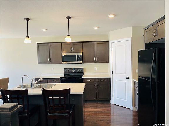 5th image of 5657 Pearsall Cres