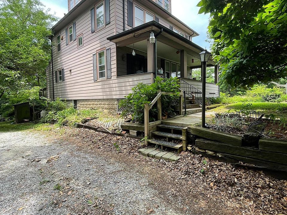1st image of 334 Stafford Dr
