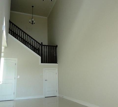 4th image of 707 Saint James Dr APT 101