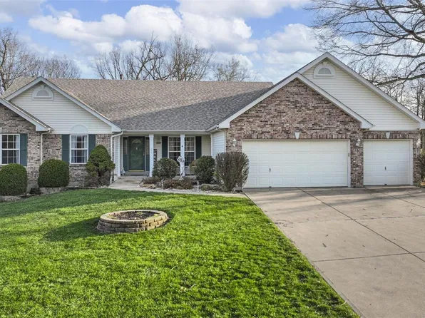 206 Centennial Dr, O Fallon, MO 63368
