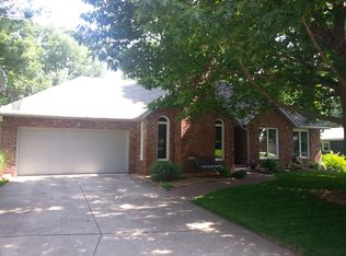 2157 E Cherryvale St, Springfield, MO 65804