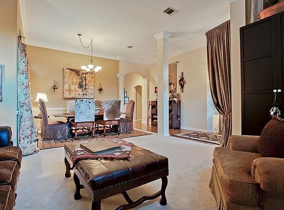 5th image of 2617 Greenway Dr