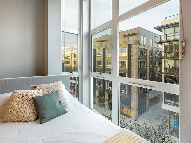 Minnie Flats | 101 Denny Way, Seattle, WA 98109 — Photo 23