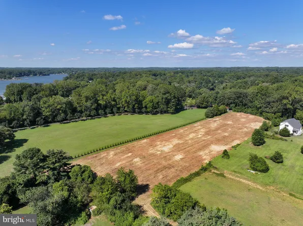 67 Wallace Manor Rd, Edgewater, MD 21037