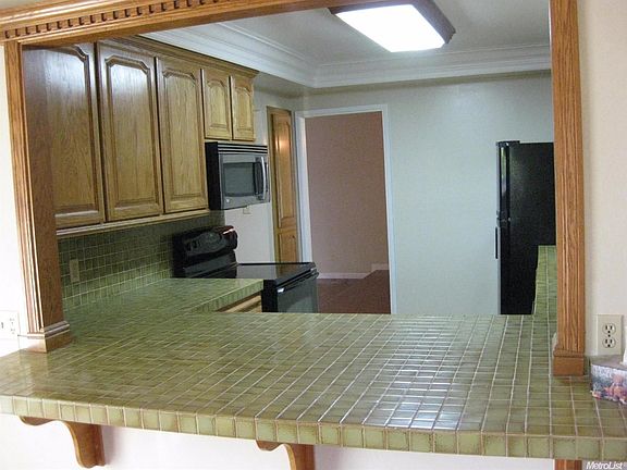4th image of 7448 Henrietta Dr