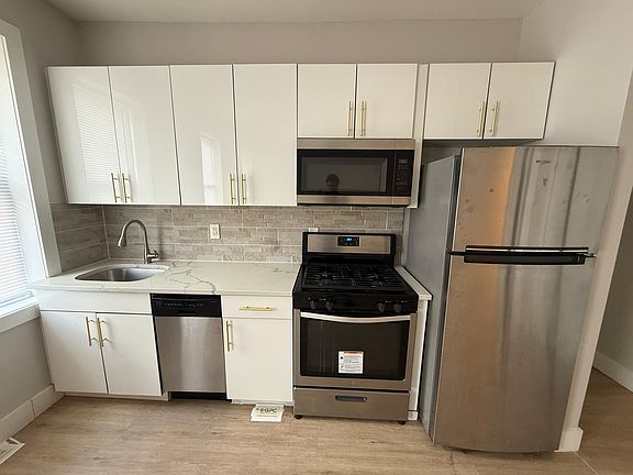 2nd image of 171 Manhattan Ave #3C