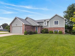 5430 S Stoneborough Ct, Wichita, KS 67217
