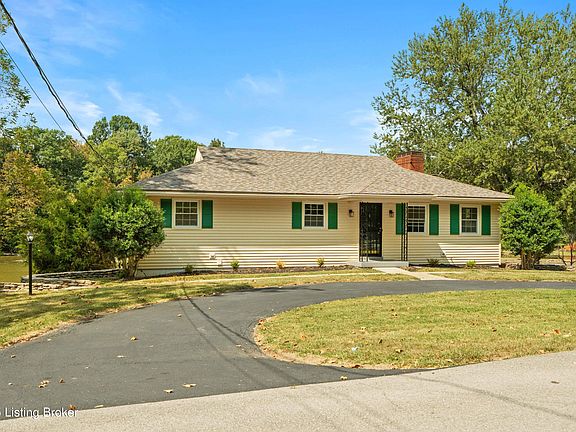2nd image of 394 Cove Rd