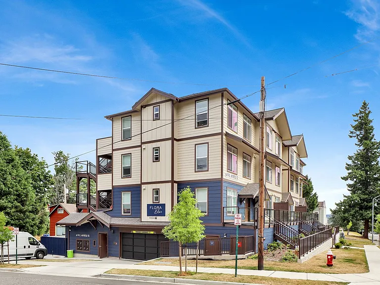 619 E Myrtle St — Photo 39
