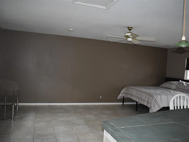 4521 Maple St — Photo 5