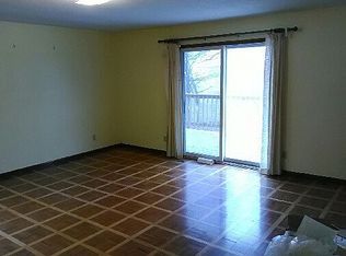 27596 C70, Hinton, IA 51024